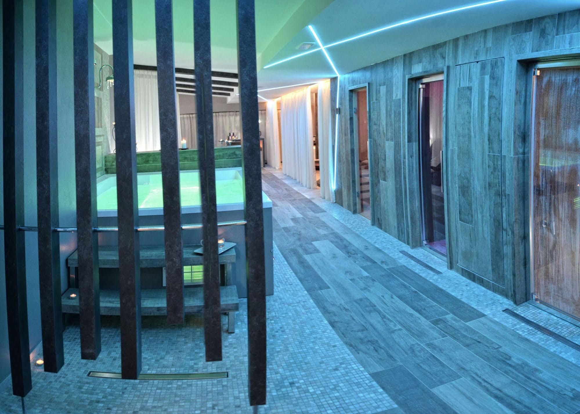 Vea Resort Hotel Mercato San Severino Buitenkant foto